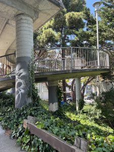 Bosworth pedestrian overpass pillar
