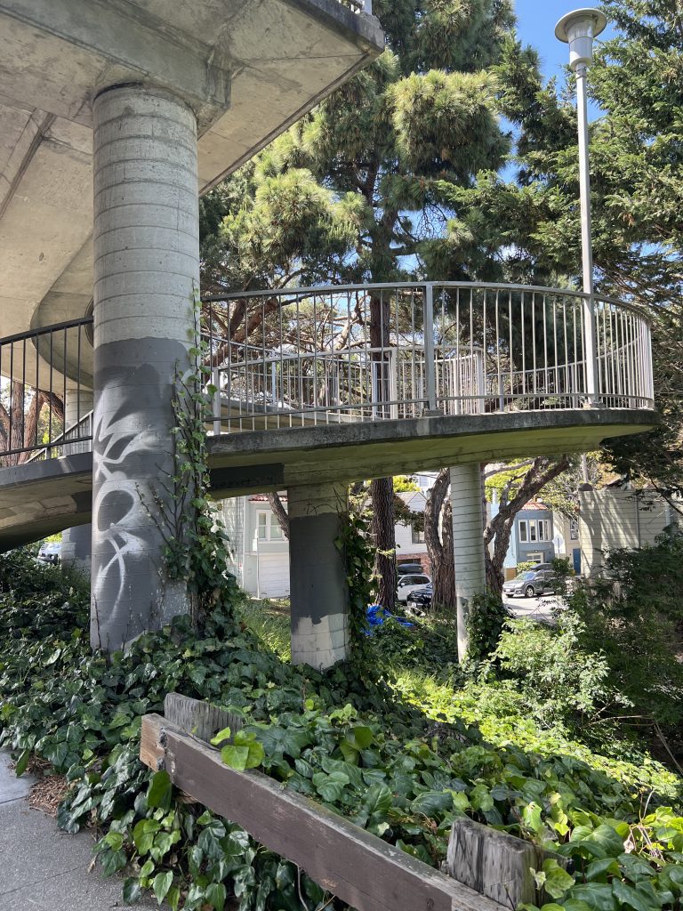 Bosworth pedestrian overpass pillar